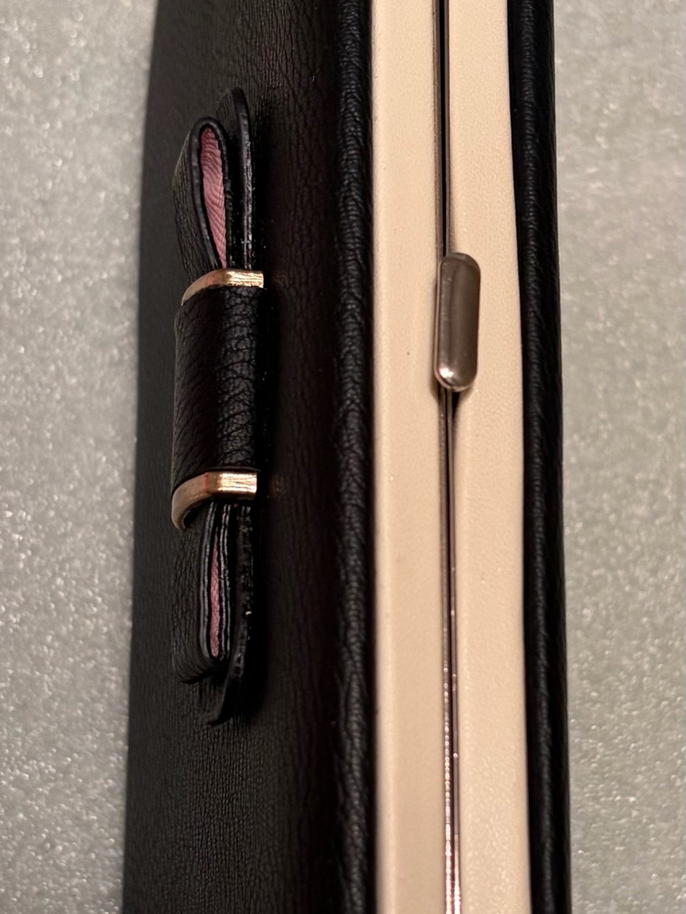 BCBG Paris Red Crossbody Bag & Black Tie Wallet Clutch Bundle - Picture 12 of 16